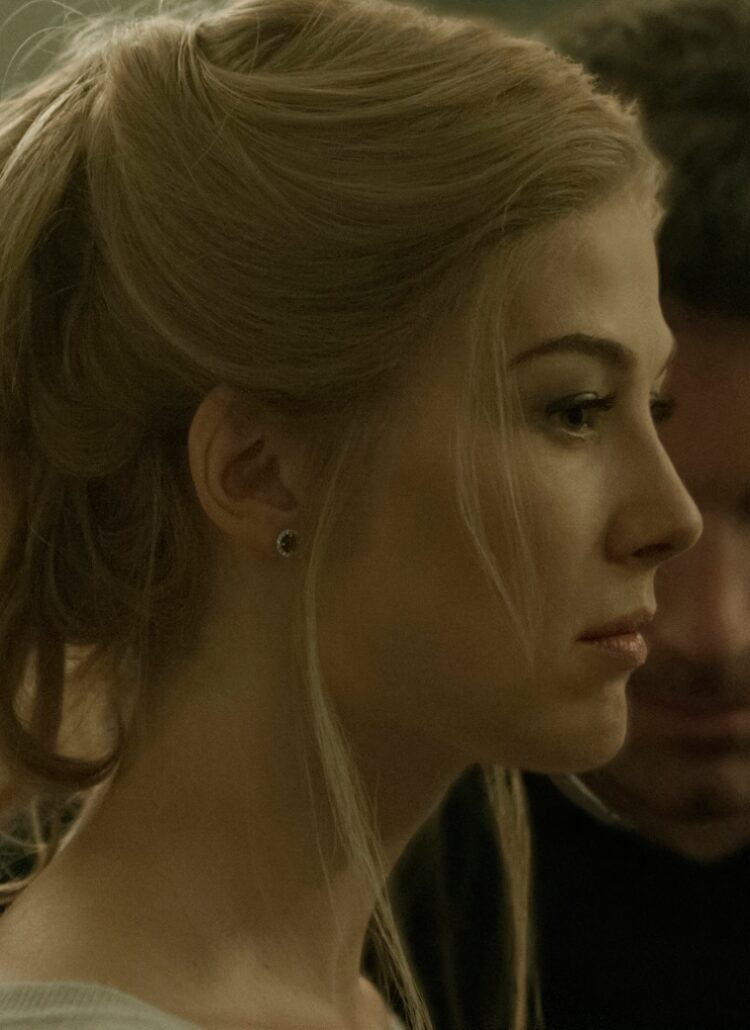 gone girl review of Amy Dunne by Erin Lafond